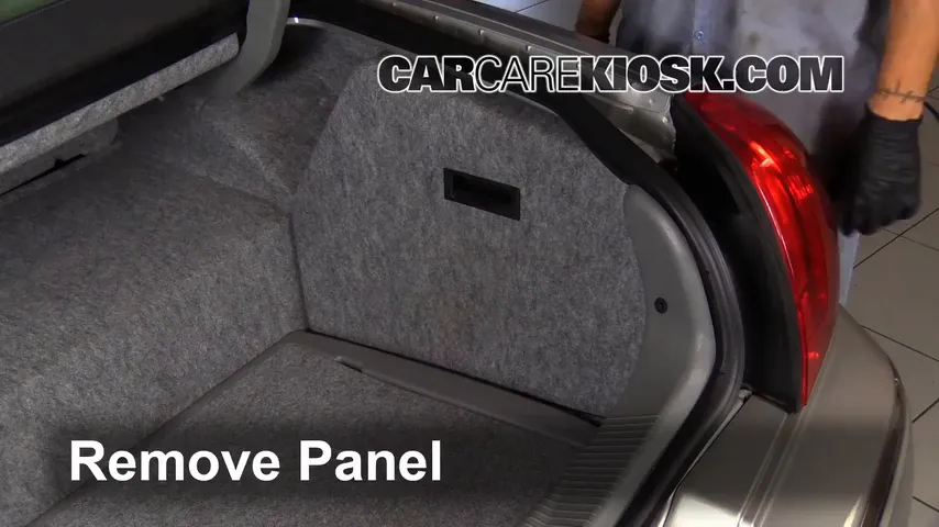 2003 Lincoln Town Car Cartier 4.6L V8 Tires & Wheels Change a Flat Tire